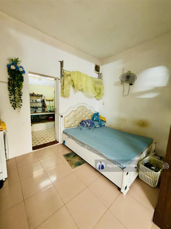 2,43tỷ sở hữu nhà trung tâm hai bà trưng, 2pn, sẵn sổ, gần hồ gươm, cực hiếm khó tìm.  0336 588 ***