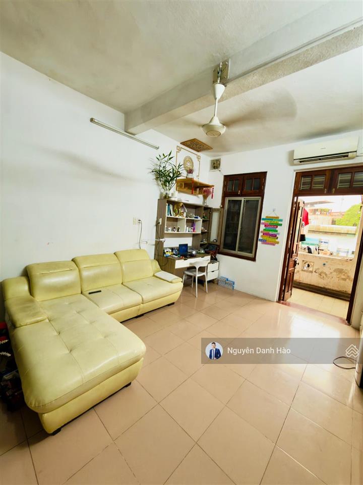 2,43tỷ sở hữu nhà trung tâm hai bà trưng, 2pn, sẵn sổ, gần hồ gươm, cực hiếm khó tìm.  0336 588 ***