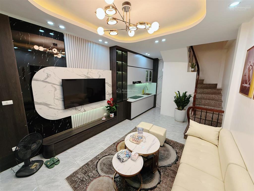 Bán nhà riêng tại kim ngưu, 6,15 tỷ, 27m2, 4 tầng, 3pn, đầy đủ nội thất