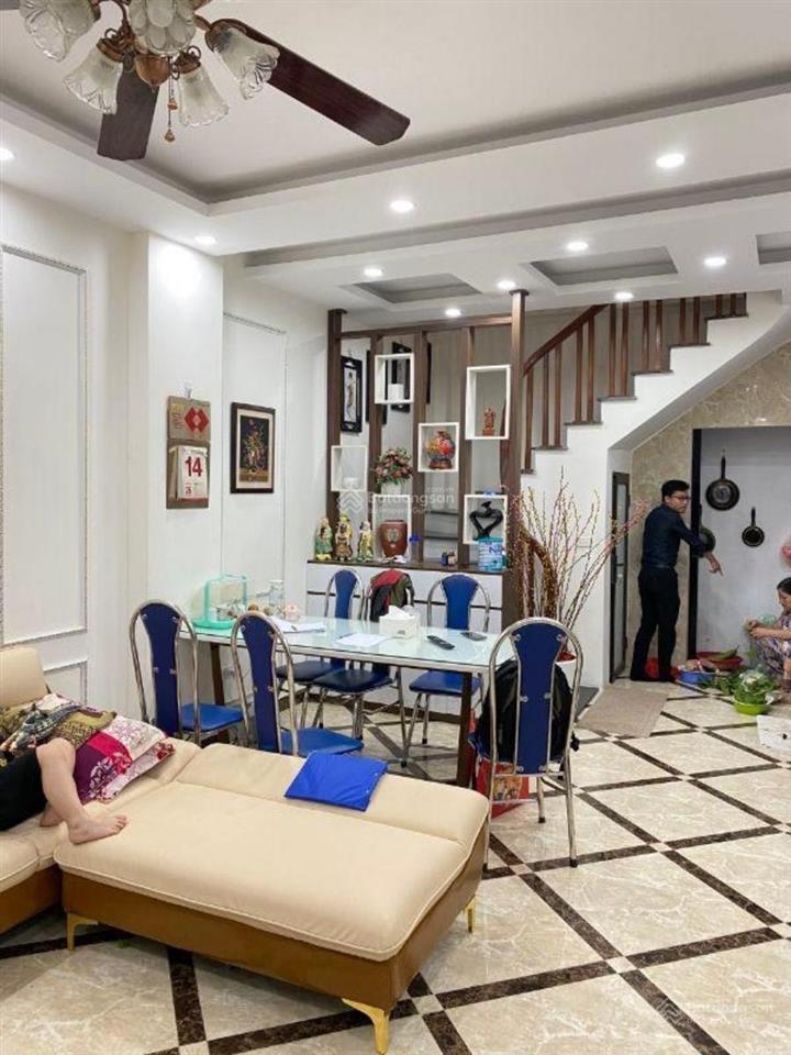 8.5 tỷ siêu phẩm minh khai 5 tầng mới cổng riêng 0395 911 ***