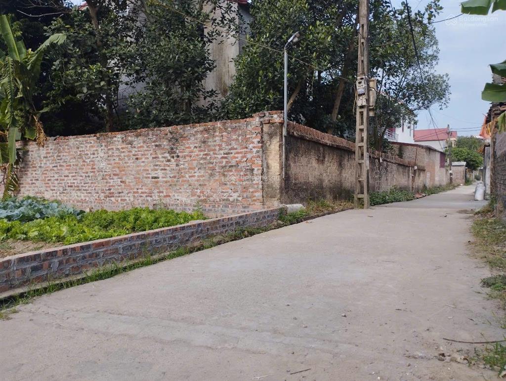 Đường thông tứ phía, ô tô ngủ trong đất, dt 71m full thổ cư giá nhỉnh 2tỷ