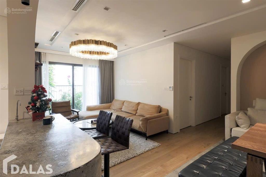 Chính chủ cần tiền  bán gấp 3pn 118m2 view hồ tây đẹp  chỉ 12tỷ. full nt rất xịn có thương lượng