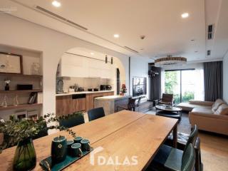 Chính chủ cần tiền  bán gấp 3pn 118m2 view hồ tây đẹp  chỉ 12tỷ. full nt rất xịn có thương lượng