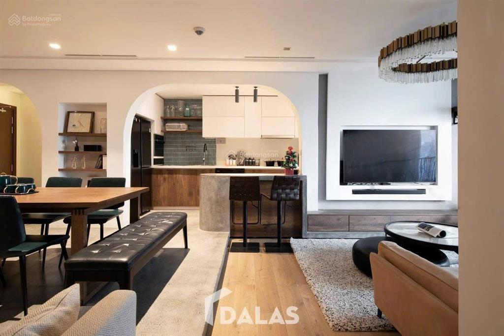 Chính chủ cần tiền  bán gấp 3pn 118m2 view hồ tây đẹp  chỉ 12tỷ. full nt rất xịn có thương lượng