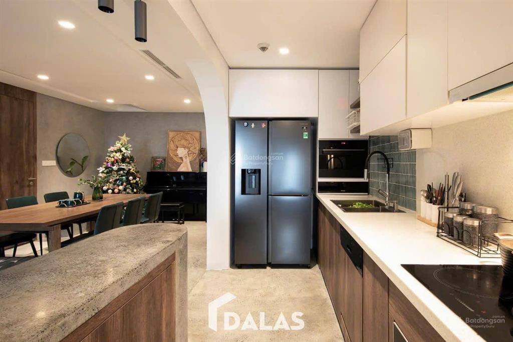 Chính chủ cần tiền  bán gấp 3pn 118m2 view hồ tây đẹp  chỉ 12tỷ. full nt rất xịn có thương lượng