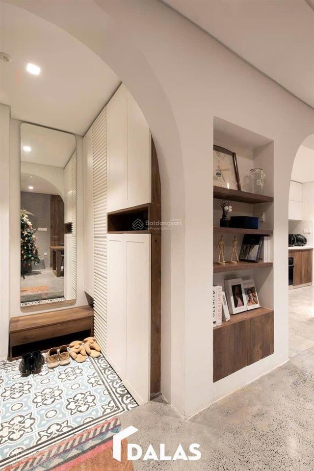 Chính chủ cần tiền  bán gấp 3pn 118m2 view hồ tây đẹp  chỉ 12tỷ. full nt rất xịn có thương lượng