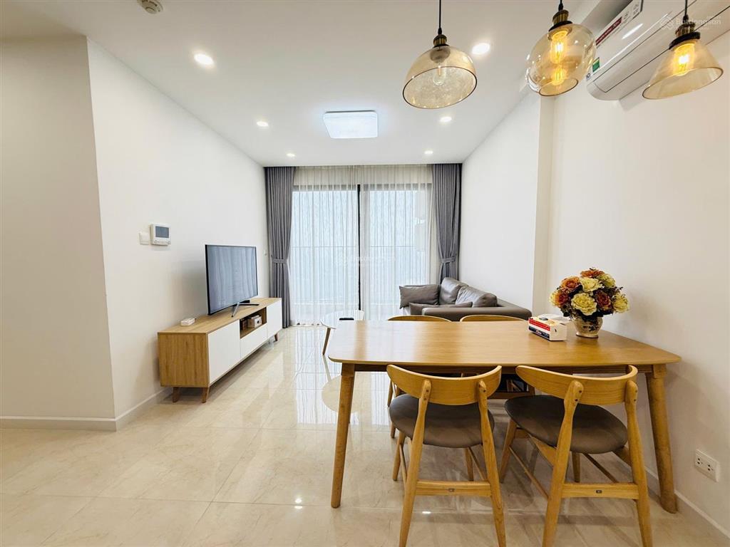 Chính chủ cho thuê căn hộ 2 ngủ view bể bơi ở vinhomes d'capitale