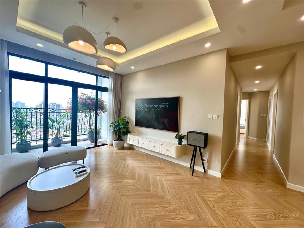 Chính chủ cho thuê căn góc hoa hậu ở royal city