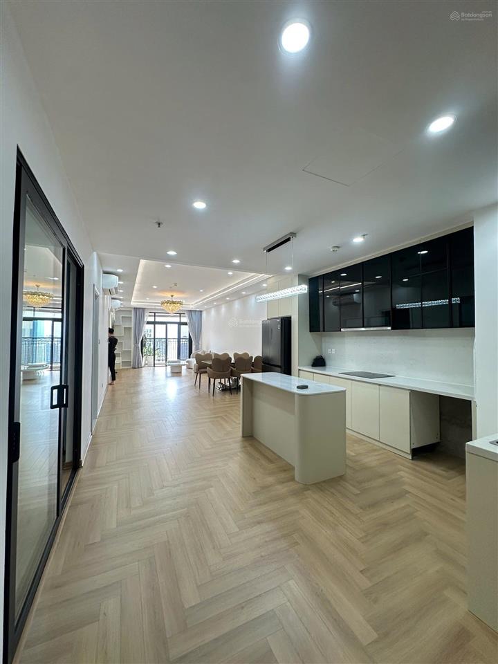 Chính chủ cần cho thuê hoặc bán căn hộ 3 ngủ chung cư royal city