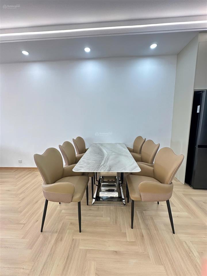 Chính chủ cần cho thuê hoặc bán căn hộ 3 ngủ chung cư royal city