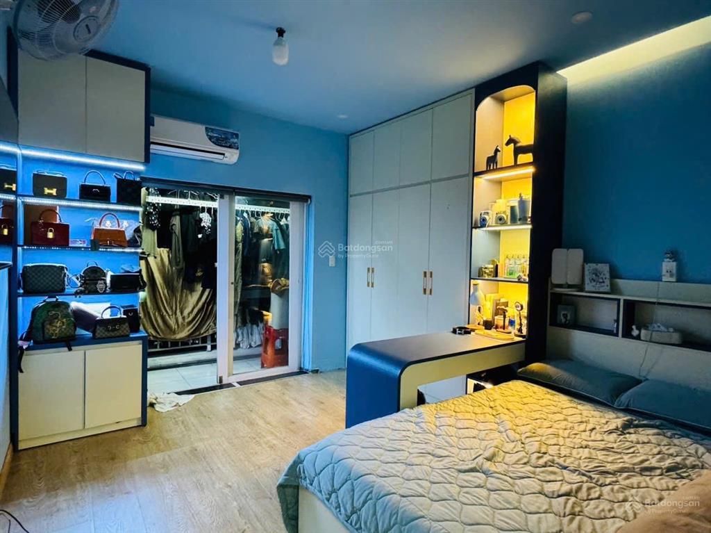 Chính chủ bán căn hộ oriental plaza tầng 6 89m2 2pn2wc đầy đủ nội thất cao cấp