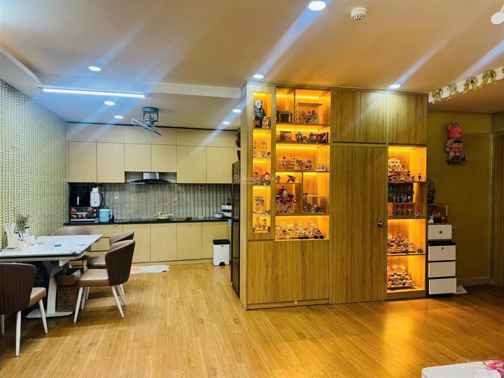 Chính chủ bán căn hộ oriental plaza tầng 6 89m2 2pn2wc đầy đủ nội thất cao cấp