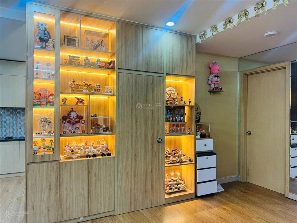 Chính chủ bán căn hộ oriental plaza tầng 6 89m2 2pn2wc đầy đủ nội thất cao cấp