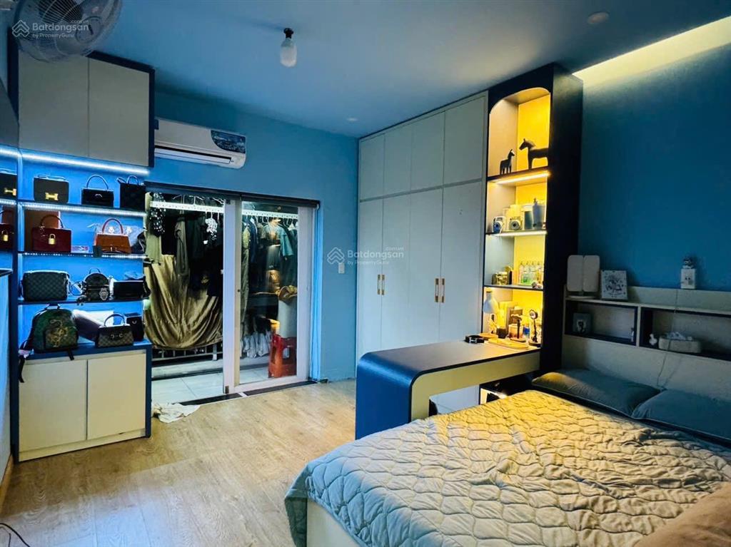 Chính chủ bán căn hộ oriental plaza tầng 6 89m2 2pn2wc đầy đủ nội thất cao cấp