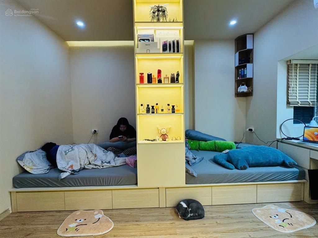 Chính chủ bán căn hộ oriental plaza tầng 6 89m2 2pn2wc đầy đủ nội thất cao cấp