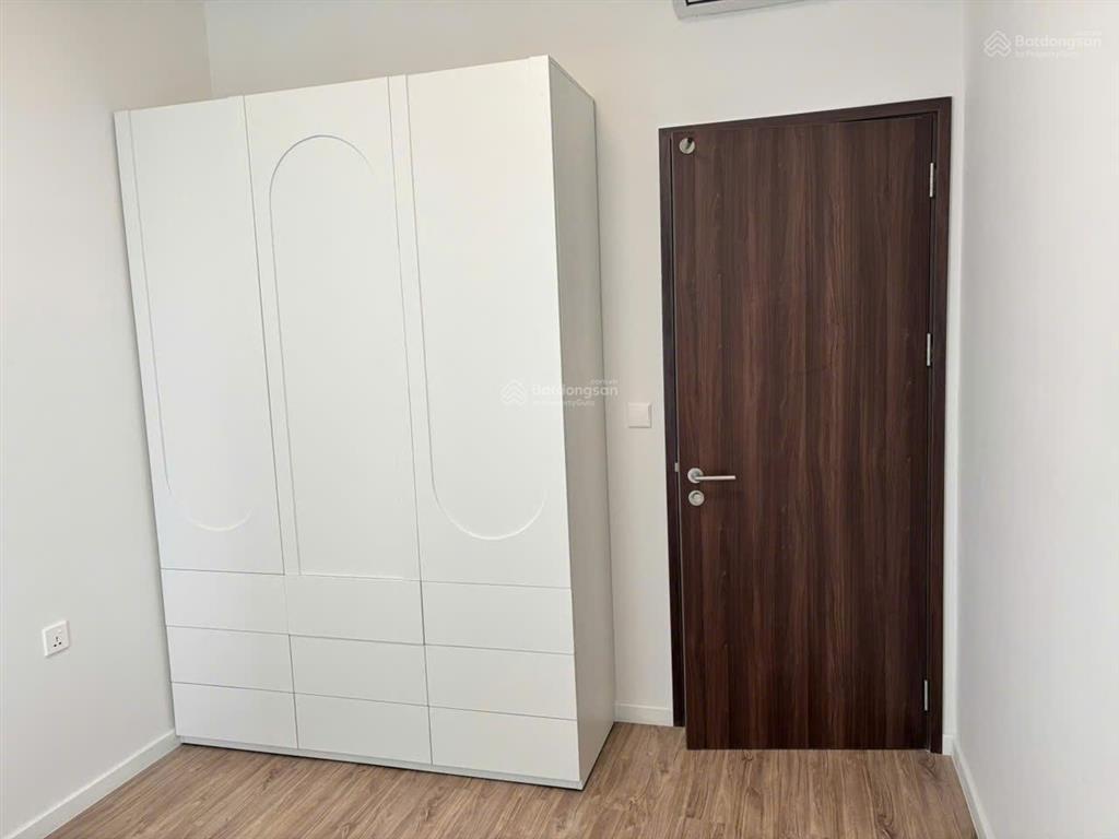 The infiniti, 98m22pn2wc, nội thất bếp từ, máy lạnh, máy nước nog, rèm, giá 20triệu. 0966 733 ***