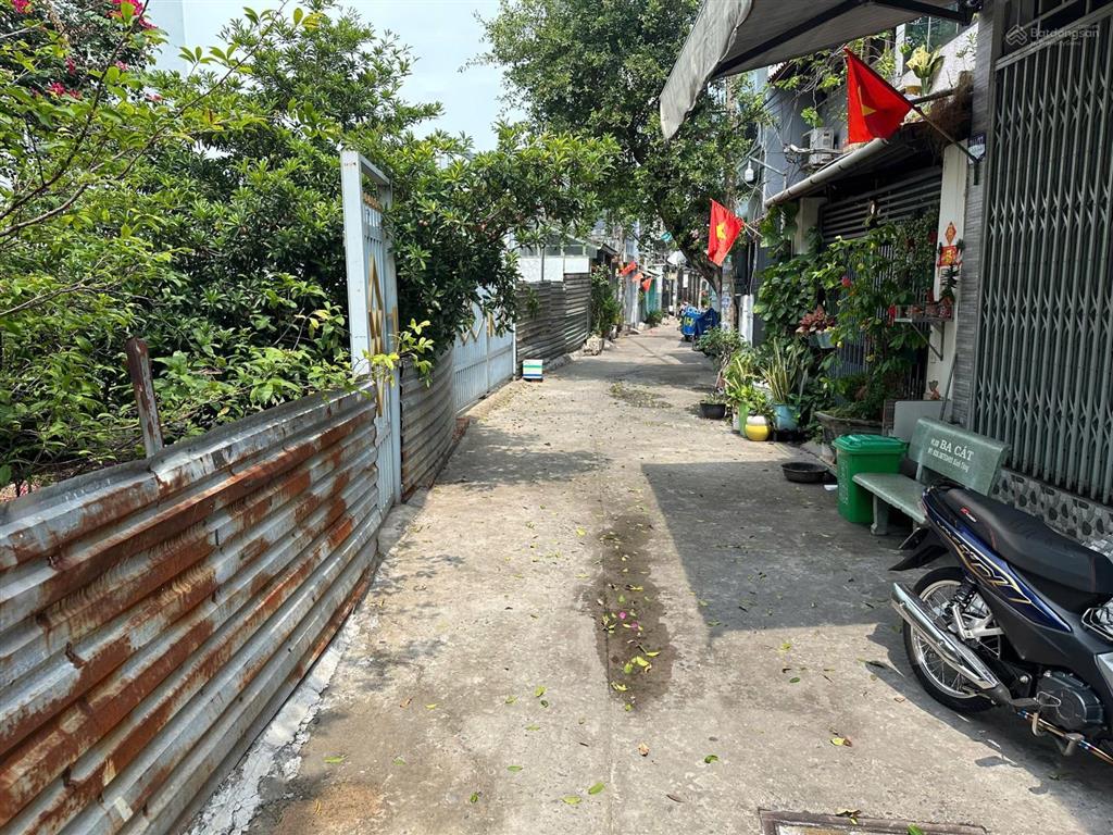 Cho thuê nhà 75m2 đường phú định 2 tầng ở ngay chỉ 8 triệu/tháng