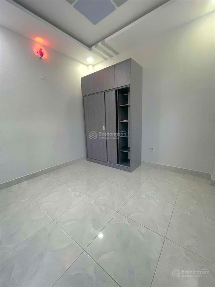 Bán nhà 410, giá 3,7 tỷ, sổ hồng riêng đường 6m thông tân kỳ tân quý