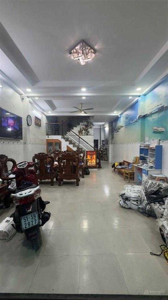 Bán nhà ,4*16,3tầng, giá 4,9 ty,thông gò xoài. lê văn quới nhà ra ngay chợ bán đông đúc
nhà cần