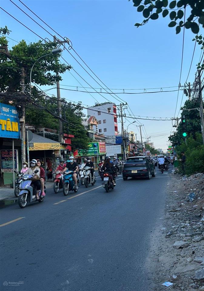 Bán nhà mặt tiền 12m 429, giá 15,7 tỷ,giáp lê trọng tấn chủ giảm 1,7 tỷ để bán nhanh