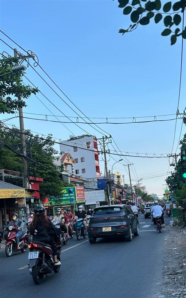 Bán nhà 4*12, 3 tầng, giáp kênh nước đen tân phú, giá 4,5