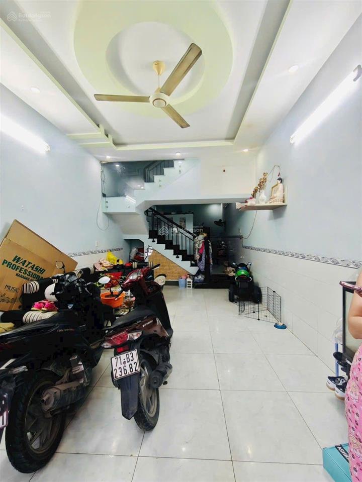 Bán nhà 4*12, 3 tầng, giáp kênh nước đen tân phú, giá 4,5