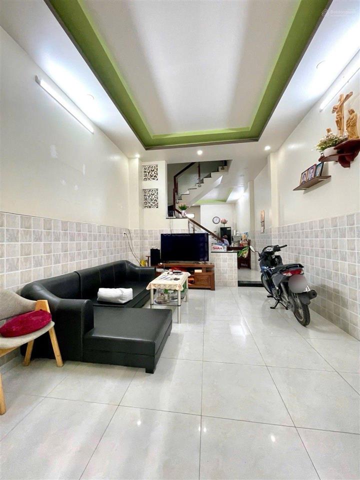 Bán nhà 3 tầng, ngay thoại ngọc hầu giá 5,88 tỷ
hẻm xe tải đua thông tứ tung, chủ giảm mạnh 400 tr