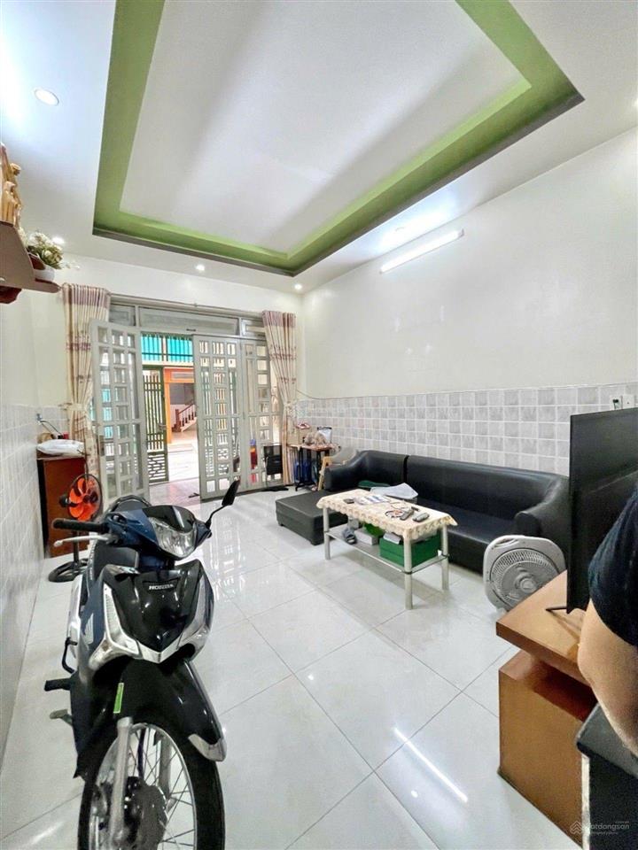 Bán nhà 3 tầng, ngay thoại ngọc hầu giá 5,88 tỷ
hẻm xe tải đua thông tứ tung, chủ giảm mạnh 400 tr