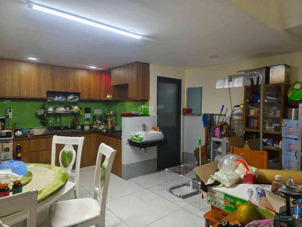 Bán nhà 4*14,3 tầng, giáp tân phú,giá 5 '5 tỷ
kết cấu1 trệt 2 lầu, 4 pn.thông ra bình long, tân p