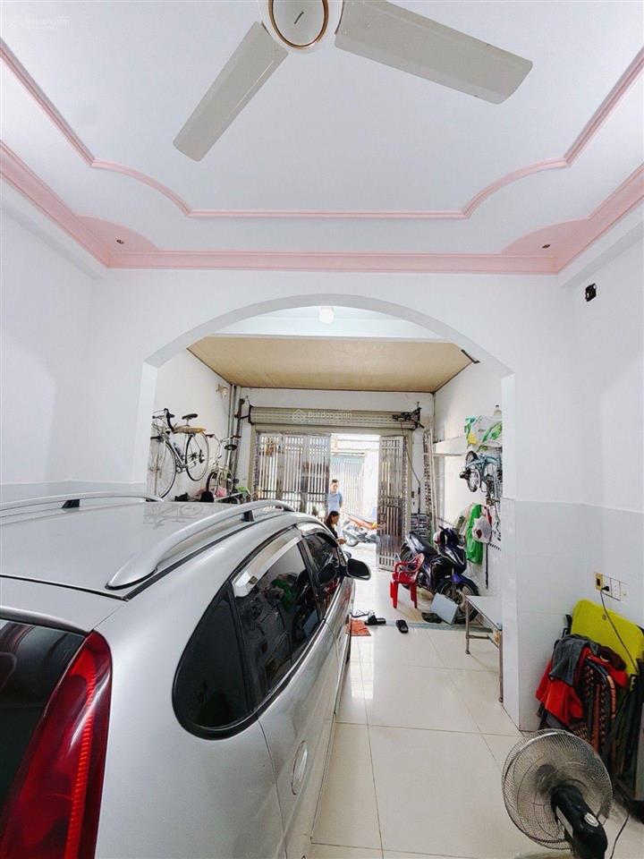 Bán nhà 4*19m, 4 tầng giá 6,5 tỷ giáp ngã tư bốn xã