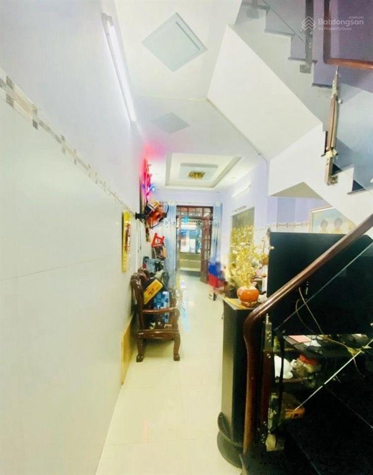 Bán nhà 4*20, 4 tầng, giá 6,8tỷ, giáp kênh tham lương và lê trọng tấn, đường nhựa 8m, 8pn đang cho