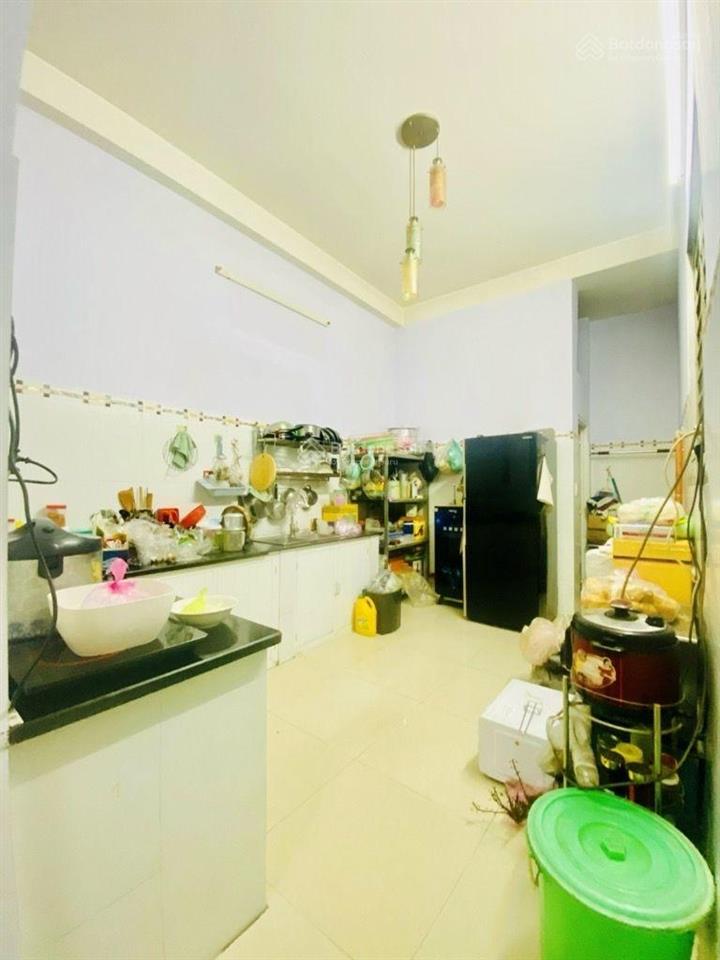 Bán nhà 4*20, 4 tầng, giá 6,8tỷ, giáp kênh tham lương và lê trọng tấn, đường nhựa 8m, 8pn đang cho