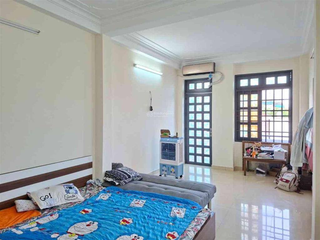 Bán nhà mặt tiền kinh doanh 10 lề 2m. 3 tầng 4*19, giá 7,9 tỷ. giáp kênh nước đen và bình long