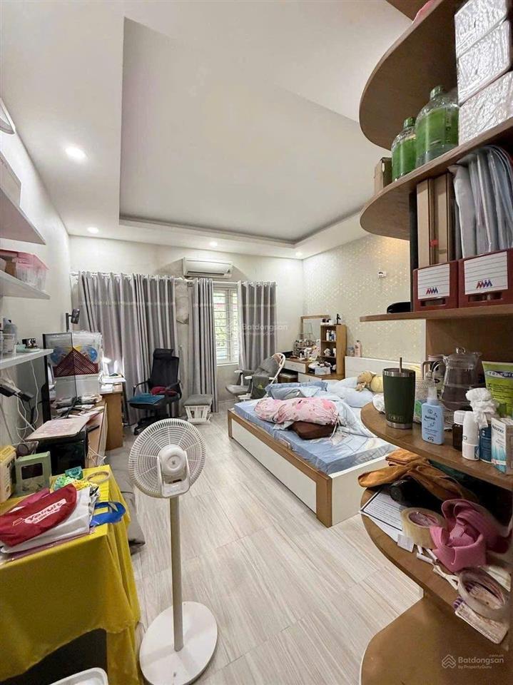 Bán nhà 4*18, nở hậu 5,5, 3 tầng, 5,88tỷ, thông lê văn quới kết cấu1 trệt 2 lầu, 4 pn,di chuyển t