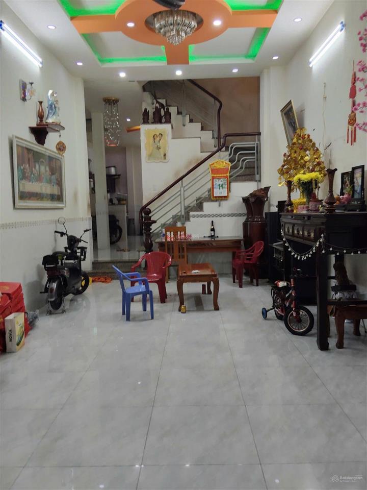 Bán nhà 4*18, nở hậu 5,5, 3 tầng, 5,88tỷ, thông lê văn quới kết cấu1 trệt 2 lầu, 4 pn,di chuyển t