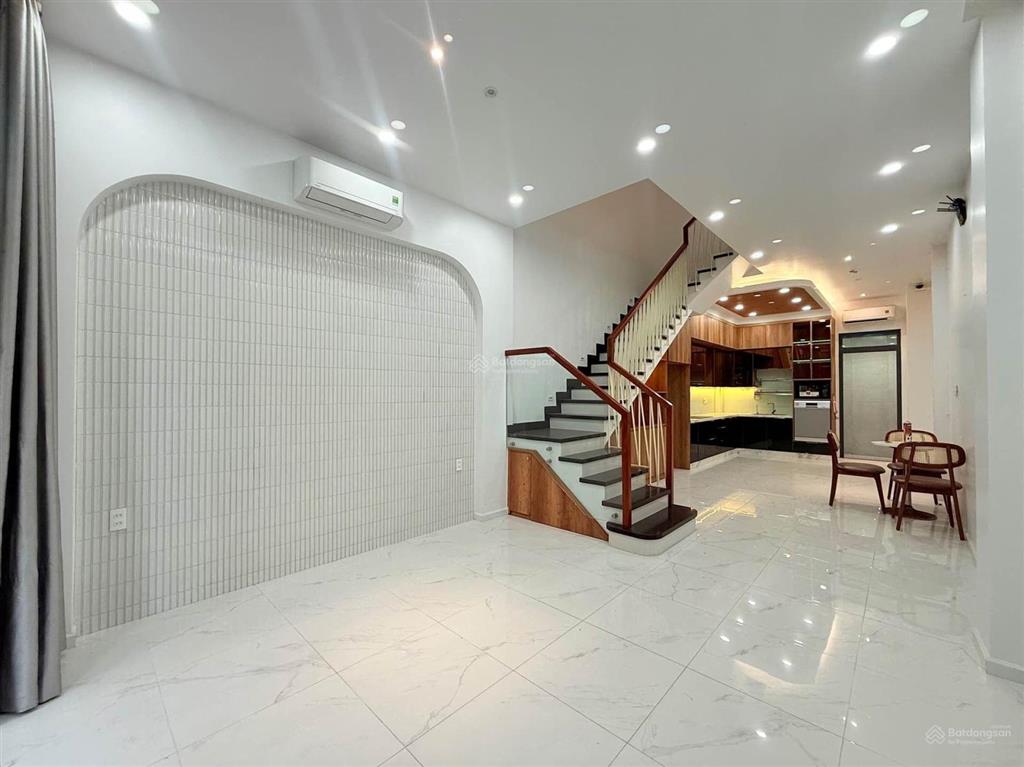Bán nhà 4*14, 4 tầng, giá 5,5 tỷ, giáp mã lò và gò xoài
