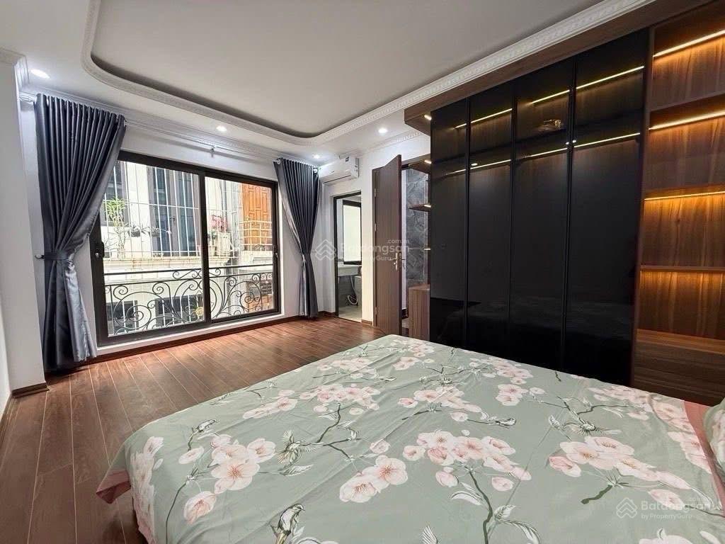 Bán nhà phân lô vỉa hè trịnh văn bô, 45m giá 13,5tỷ, thang máy, ô tô tránh, ngõ thông các ngả.