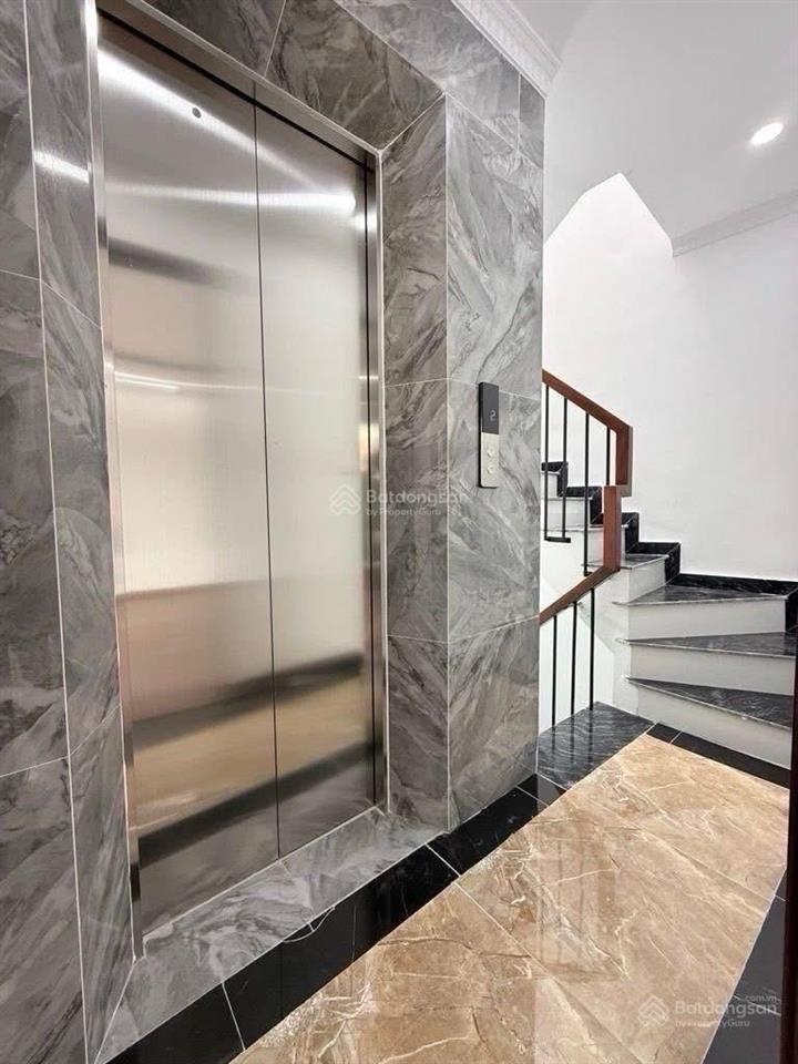 Bán nhà phân lô vỉa hè trịnh văn bô, 45m giá 13,5tỷ, thang máy, ô tô tránh, ngõ thông các ngả.