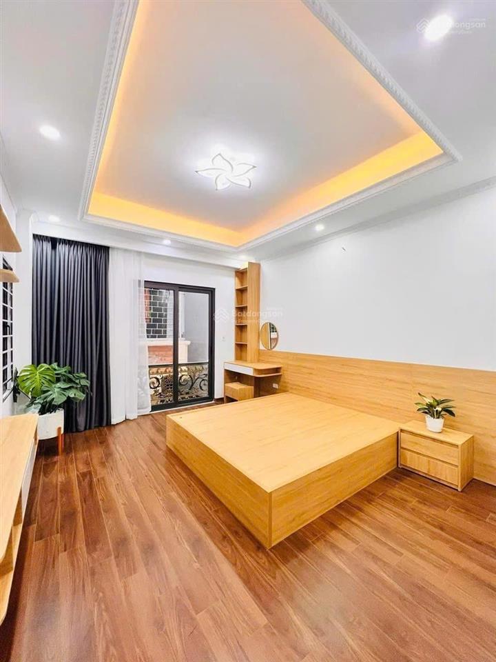 Bán nhà riêng trịnh văn bô xây mới 36m2*7t thang máy, full nội thất, ô tô đỗ cổng, nhà thoáng sáng.