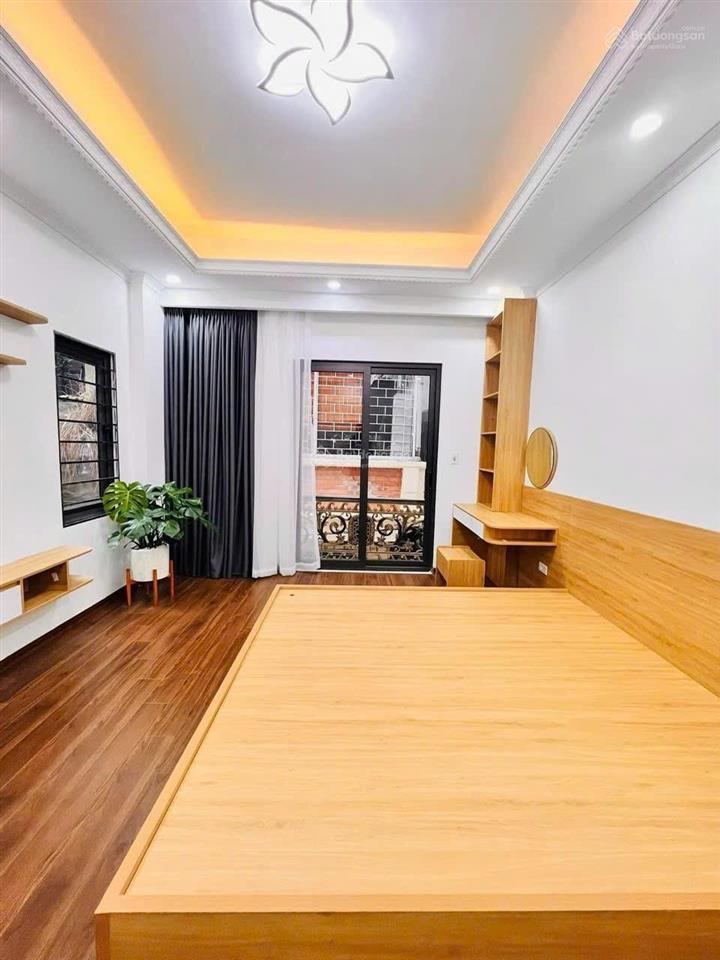 Bán nhà riêng trịnh văn bô xây mới 36m2*7t thang máy, full nội thất, ô tô đỗ cổng, nhà thoáng sáng.