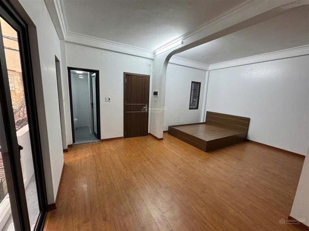 45m2 nhà trịnh văn bô, 5p ngủ, nhà 2 mặt tiền, đường trước nhà 2 ô tô tránh, có gara ô tô.