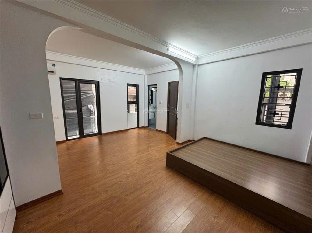 45m2 nhà trịnh văn bô, 5p ngủ, nhà 2 mặt tiền, đường trước nhà 2 ô tô tránh, có gara ô tô.