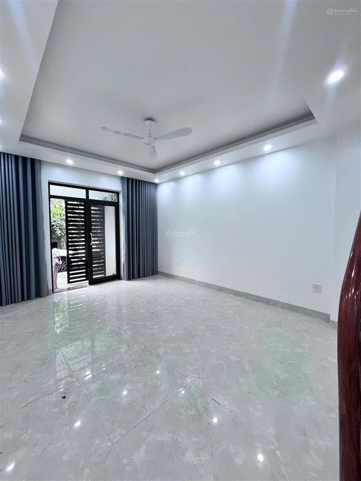 Cho thuê nhà liền kề mới 4 tầng, full điều hoà