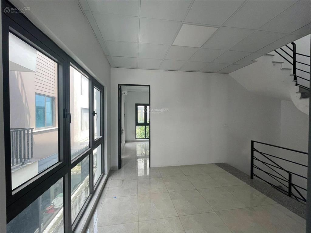 Cho thuê nhà liền kề tasco, foresa, 85m2*3 tầng, 18 triệu/ tháng
