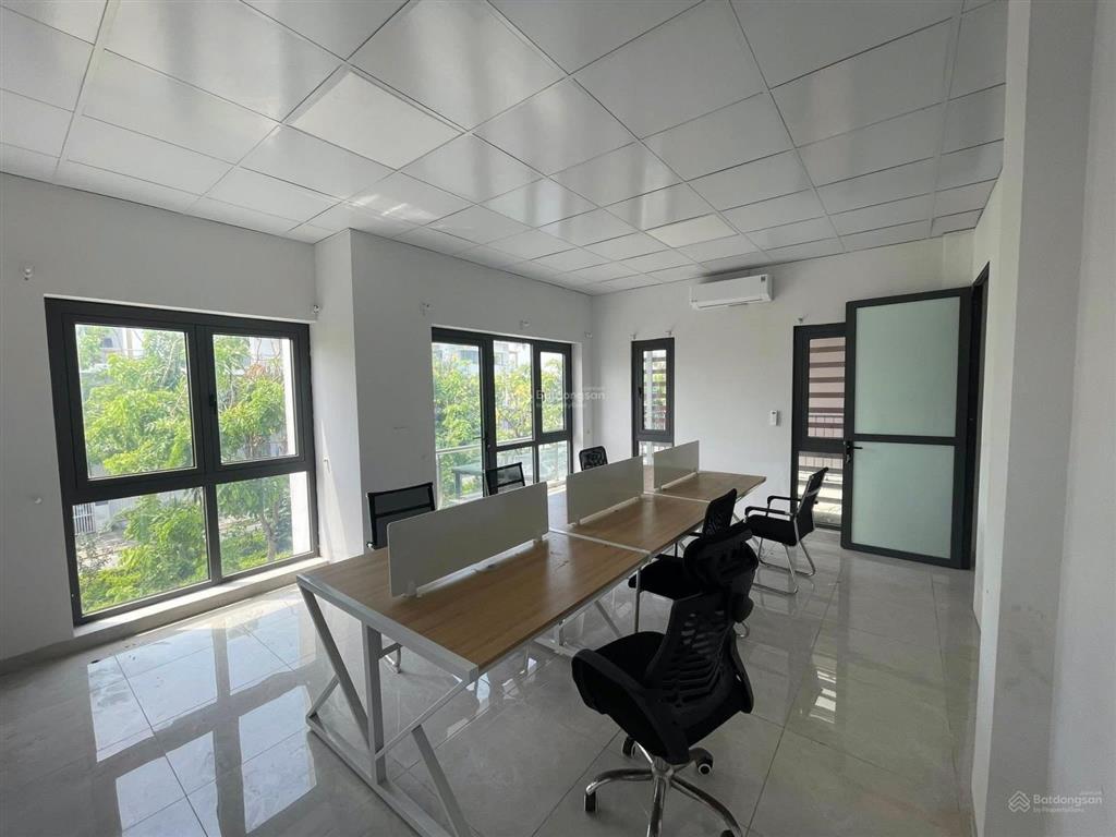 Cho thuê nhà liền kề tasco, foresa, 85m2*3 tầng, 18 triệu/ tháng