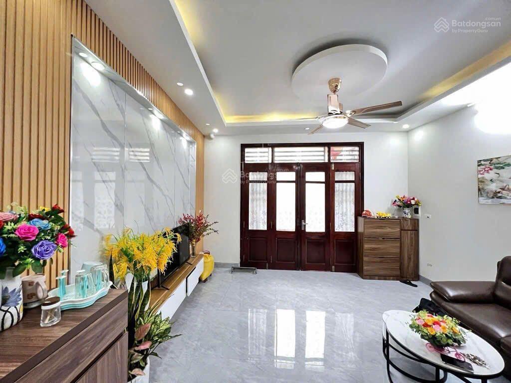 Bán nhà 254 minh khai  hoàng mai  nhà đẹp 5 tầng  ba gác tận cửa  6.66 tỷ.