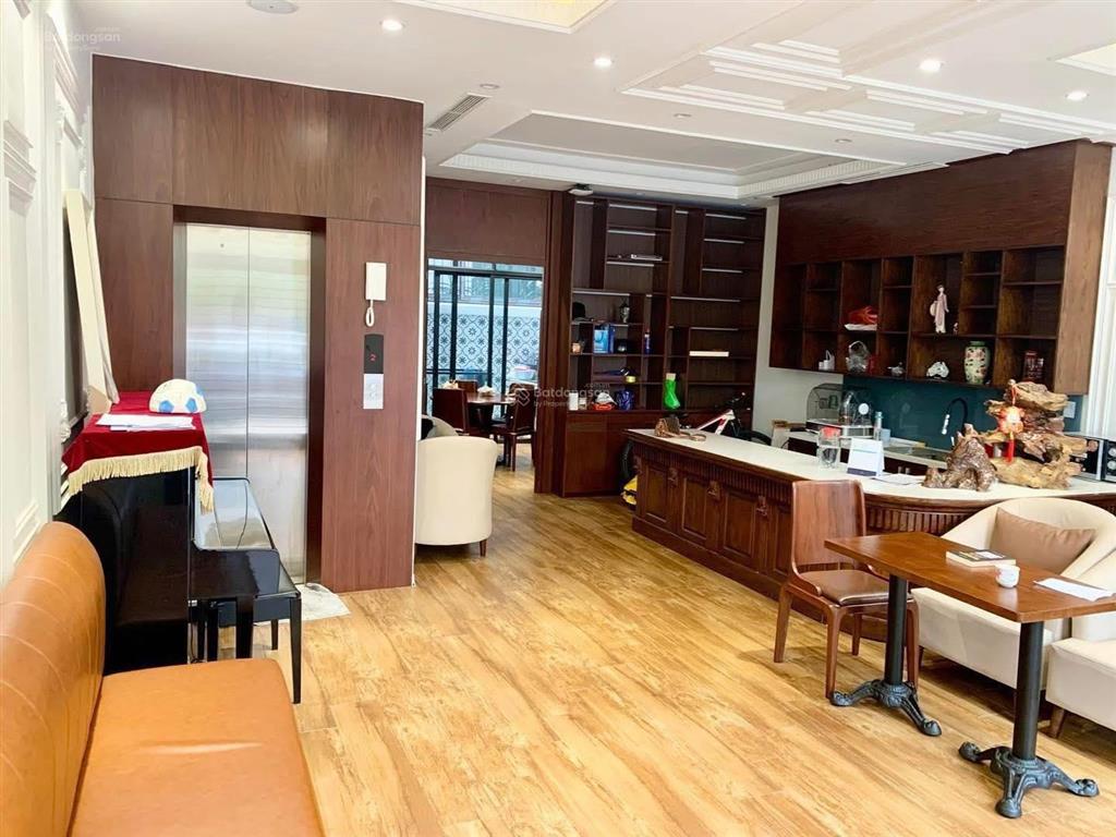 Người nhà cần bán biệt thự vinhome greenbay, dt150m2, 6 tầng thang máy, mặt tiền 7.3m. 0966 626 ***