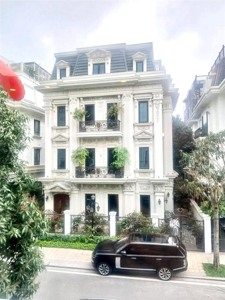 Người nhà cần bán biệt thự vinhome greenbay, dt150m2, 6 tầng thang máy, mặt tiền 7.3m. 0966 626 ***