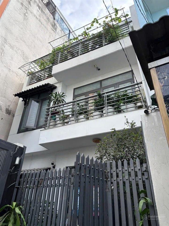 Bán nhà 3 tầng lầu hxh diện tích cực khủng, hàng hiếm.