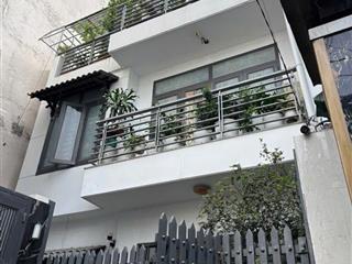 Bán nhà 3 tầng lầu hxh diện tích cực khủng, hàng hiếm.